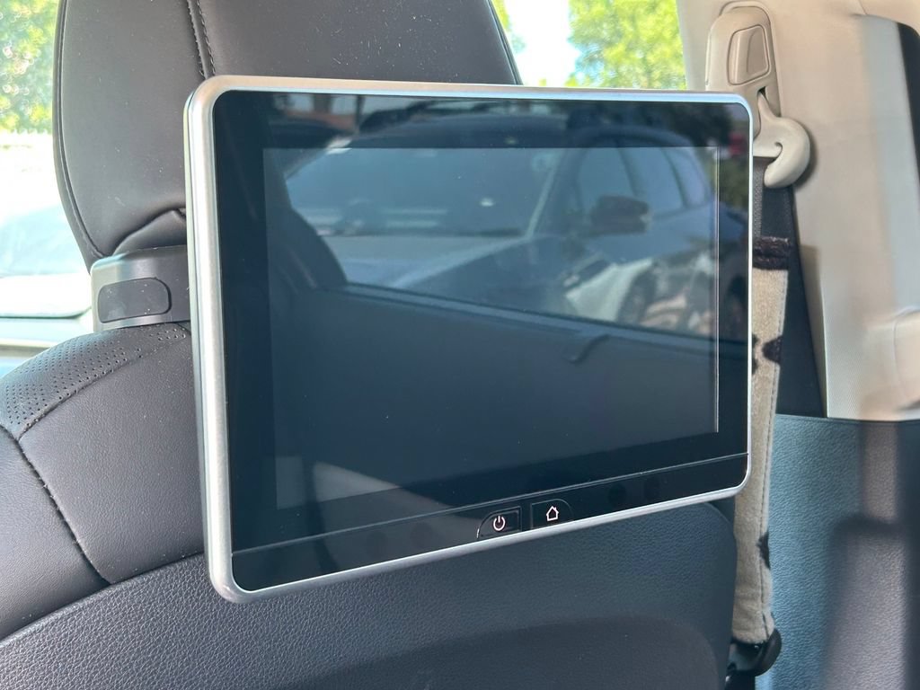 Used 2023 Kia Carnival EX FWD image 21