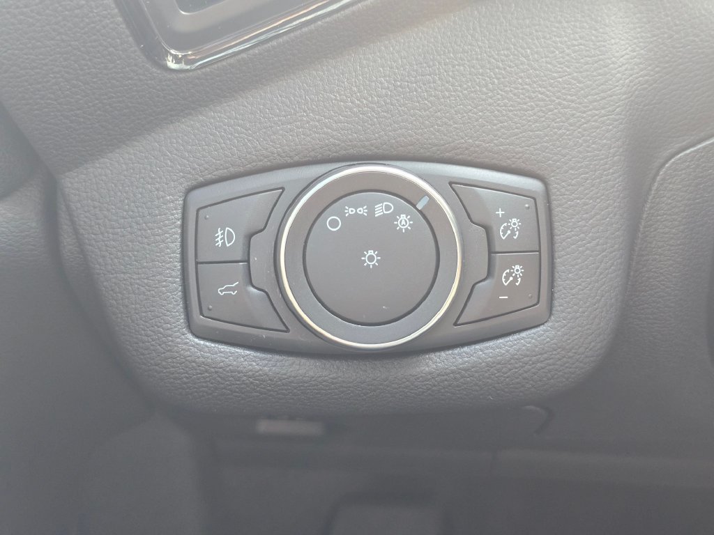 Used 2017 Ford Escape Titanium w/ Equipment Group 301A AWD/4WD image 28