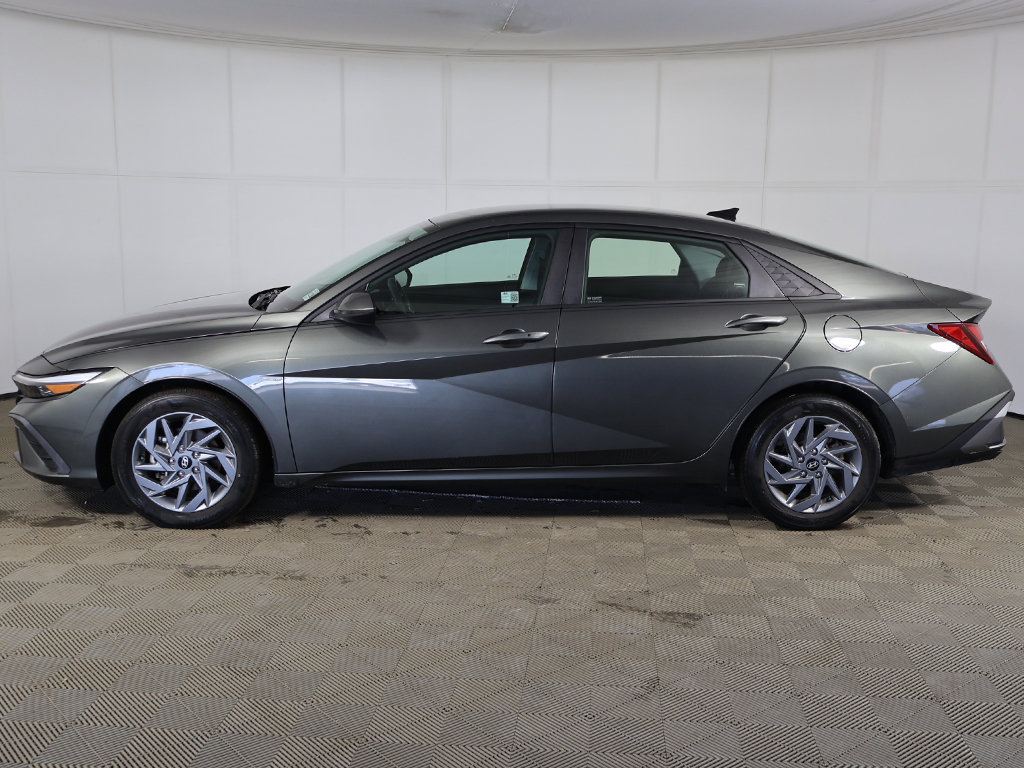 Certified 2024 Hyundai Elantra SEL FWD image 12