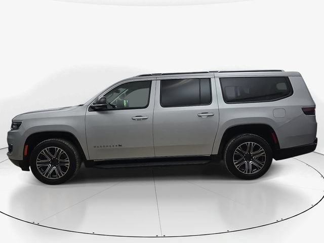 Used 2024 Jeep Wagoneer L Series II w/ Flexible Seating Group AWD/4WD image 9