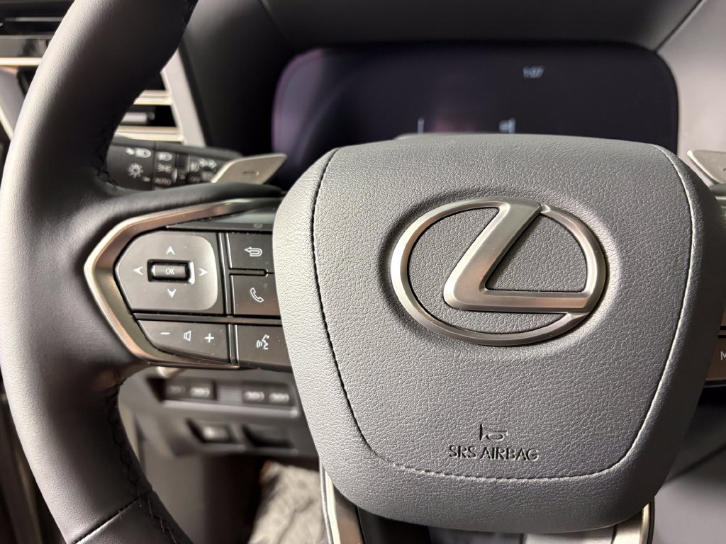 Used 2025 Lexus GX 550 w/ Accessory Package (CT) AWD/4WD image 23