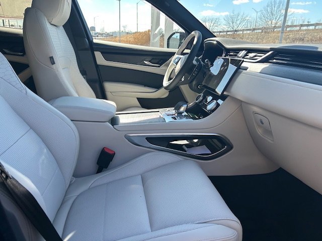 New 2025 Jaguar F-PACE R-Dynamic S image 19