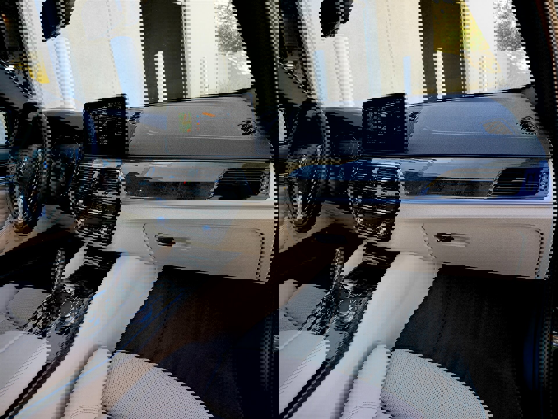 Used 2021 BMW 530e w/ Parking Assistance Package image 28