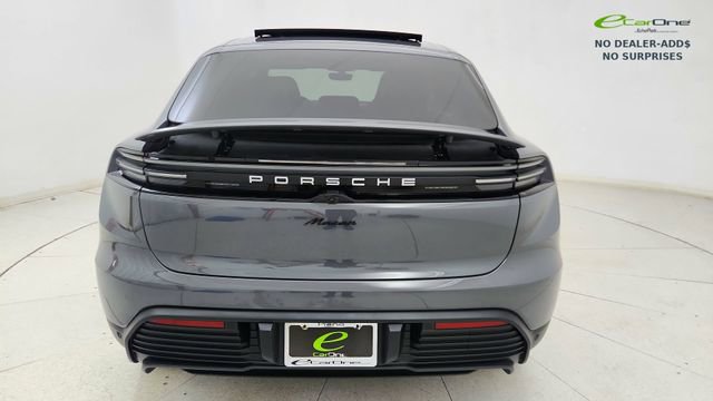 Used 2025 Porsche Macan Electric RWD image 5