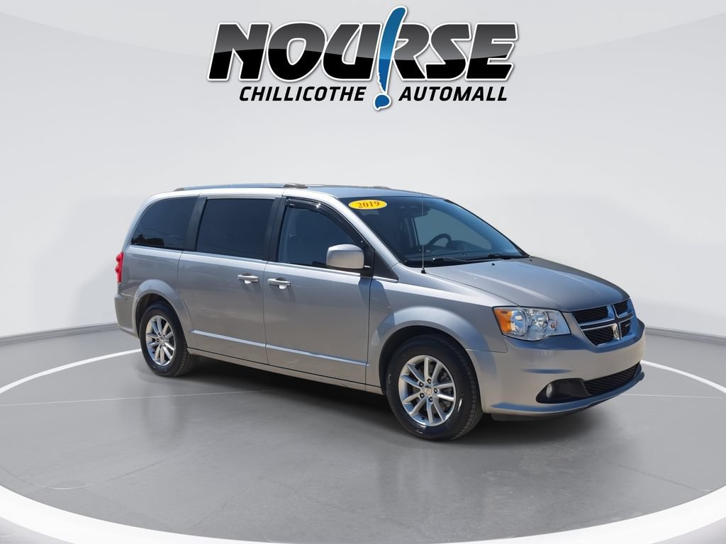 Used 2019 Dodge Grand Caravan SXT FWD image 2