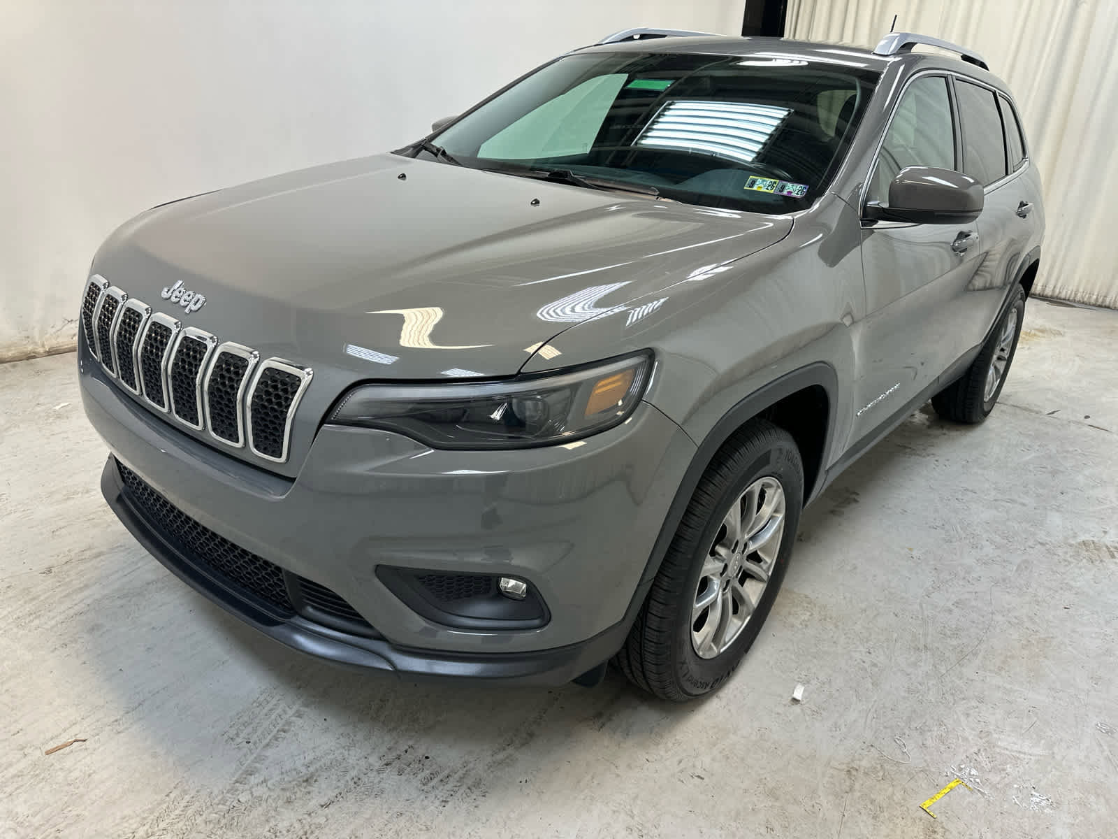 Used 2020 Jeep Cherokee Latitude Plus w/ Cold Weather Group image 9