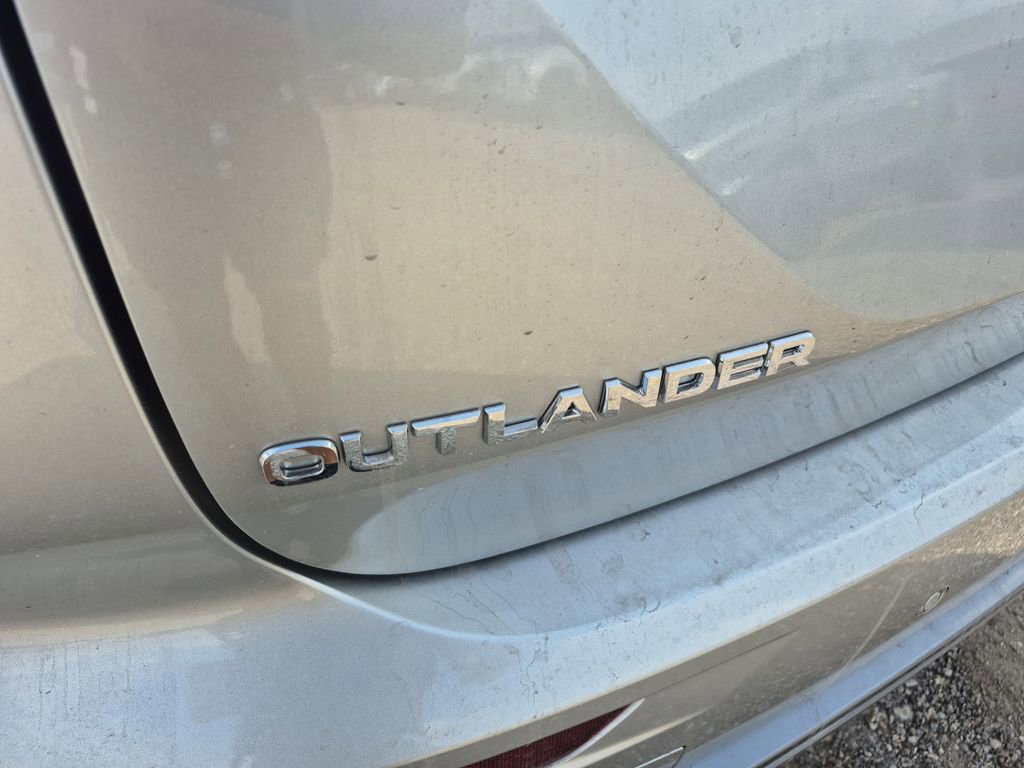 New 2026 Mitsubishi Outlander SE image 70