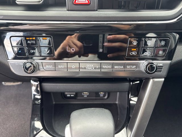 Used 2024 Kia Seltos S AWD/4WD image 17