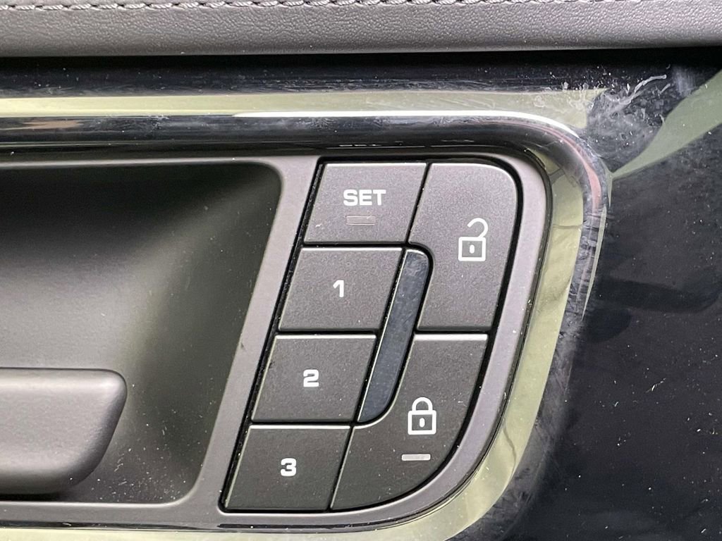 Certified 2025 Porsche Panamera GTS image 35