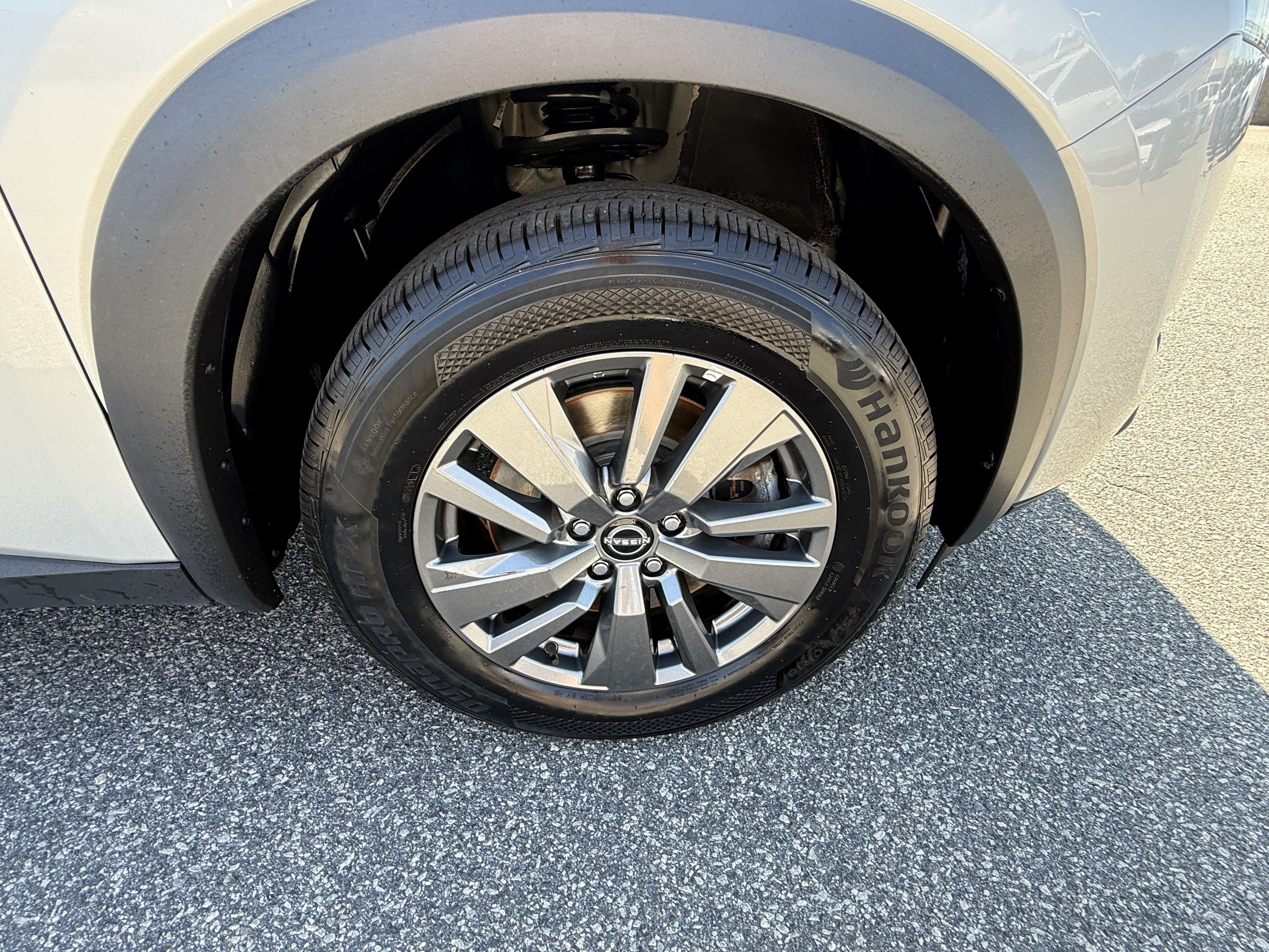 Used 2024 Nissan Pathfinder SV AWD/4WD image 13