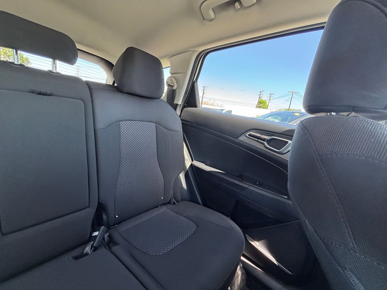 Used 2025 Kia Sportage LX FWD image 37
