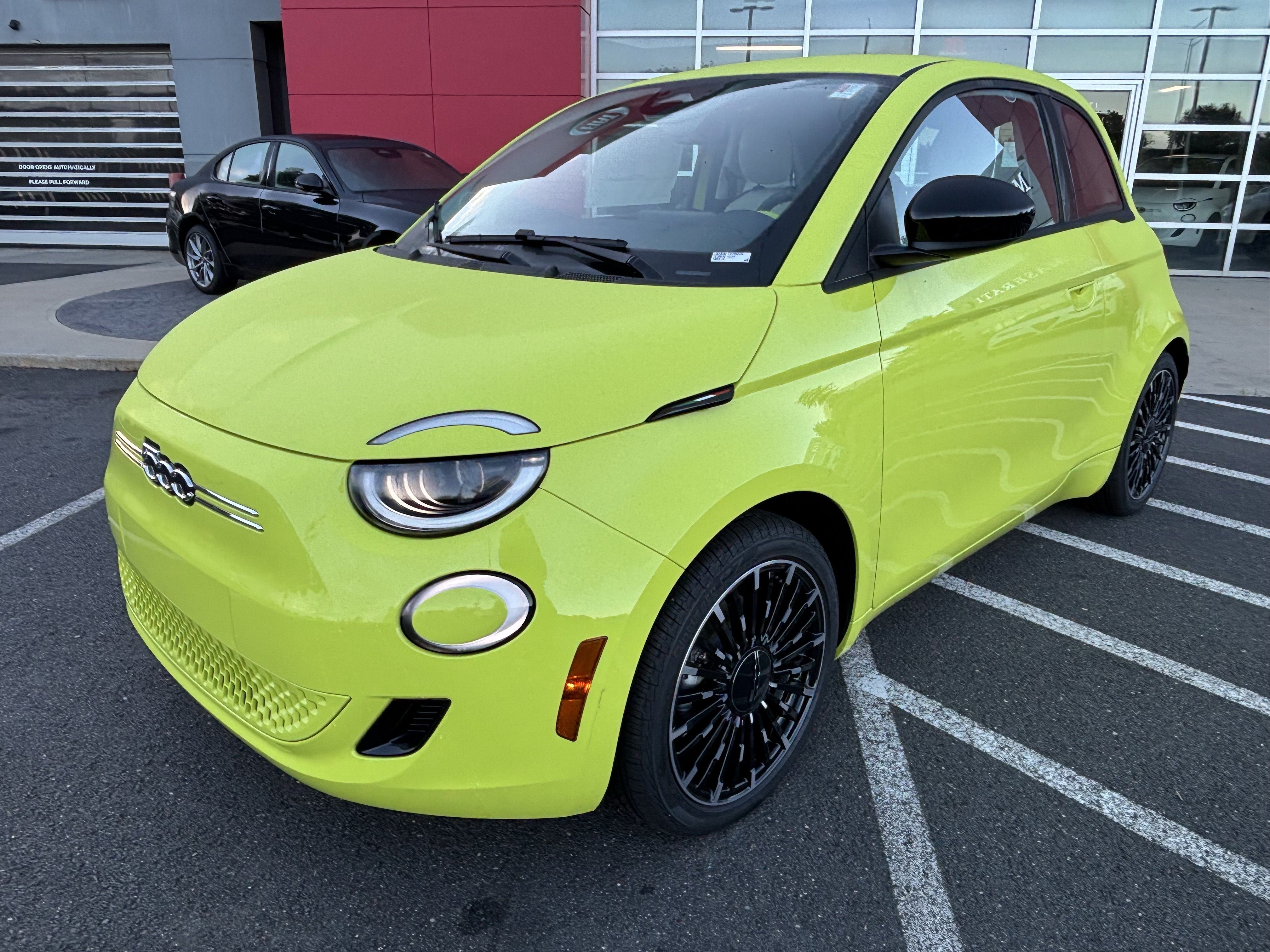 New 2026 FIAT 500 e w/ Comfort Group FWD image 2