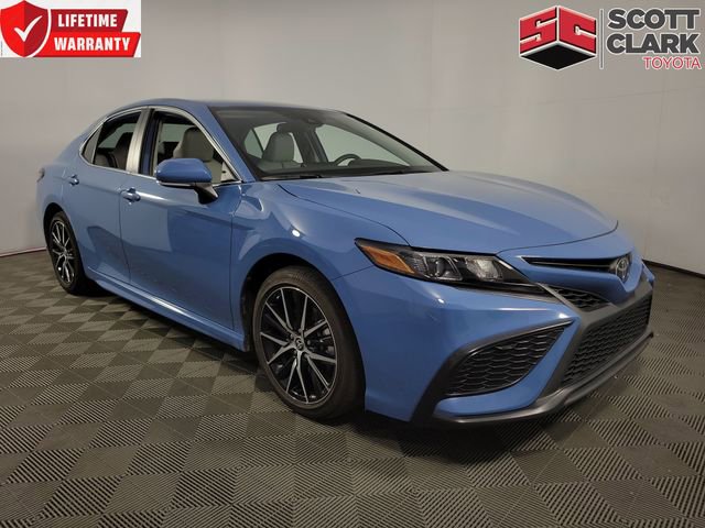 Used 2023 Toyota Camry SE image 1