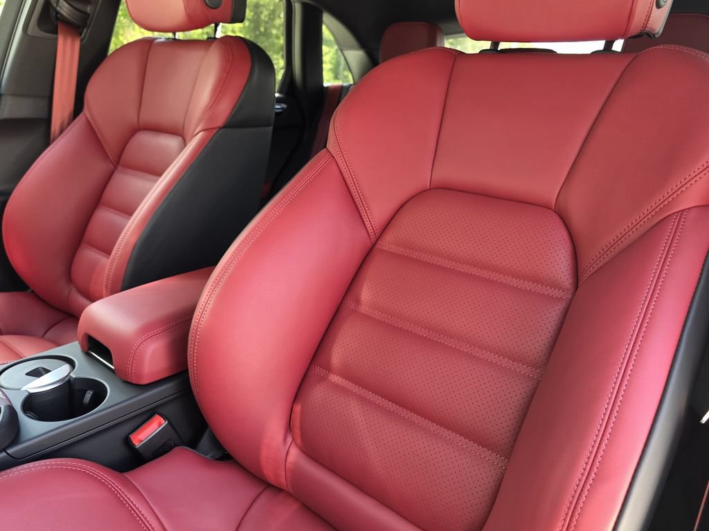 New 2026 Porsche Macan AWD/4WD image 5