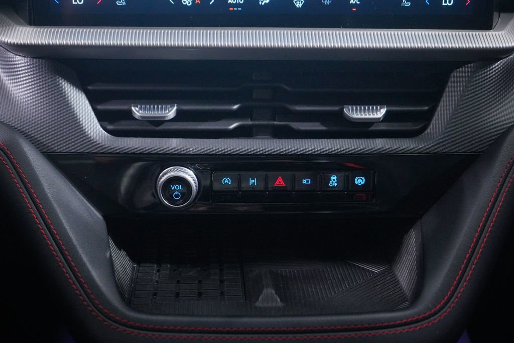 Used 2025 Ford Explorer ST image 14