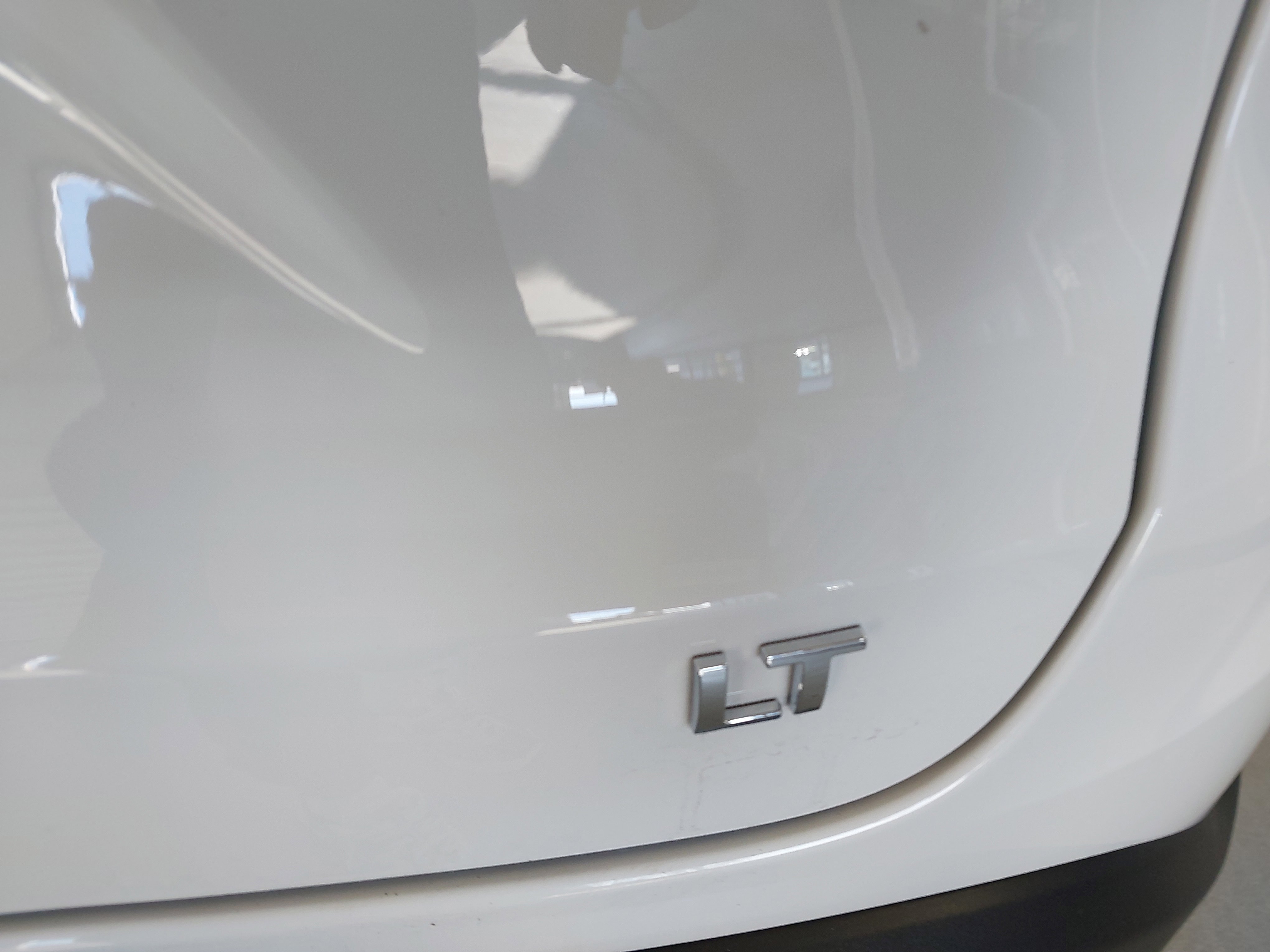 Used 2025 Chevrolet Trax LT w/ Driver Confidence Package image 33