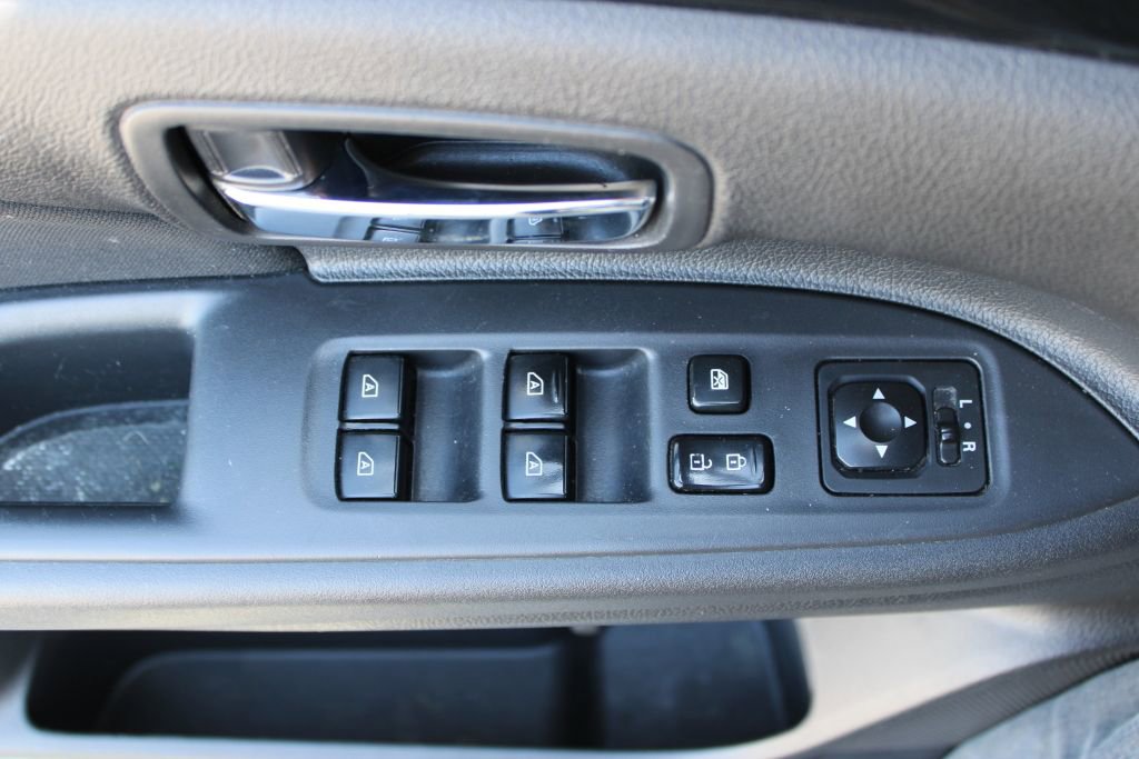 Used 2019 Mitsubishi Outlander ES FWD image 28