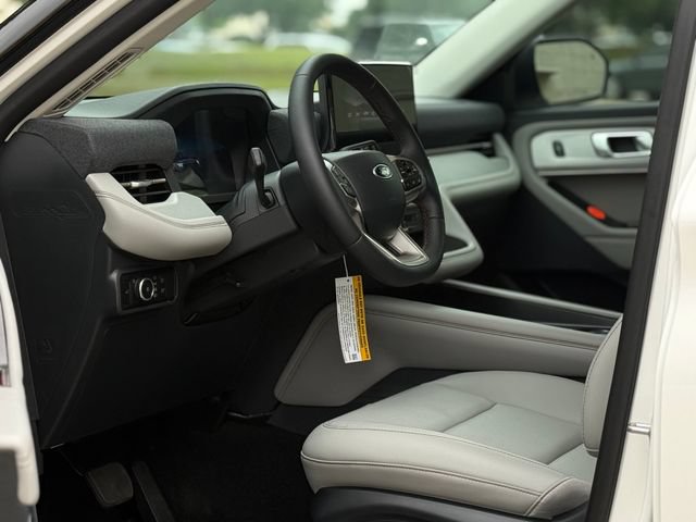 New 2026 Ford Explorer Active w/ Active Comfort Package RWD image 7