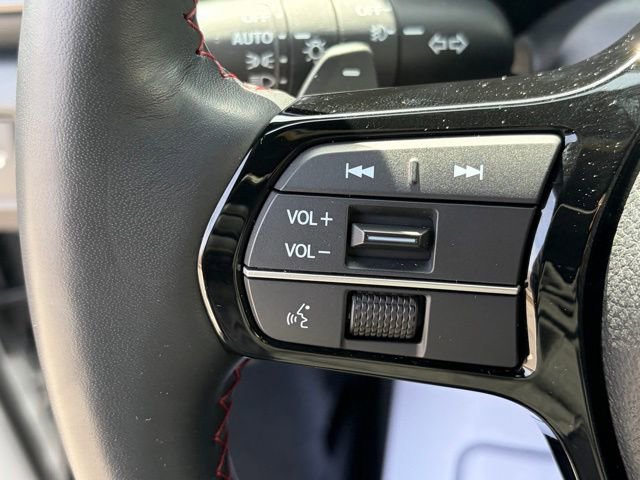 Certified 2025 Honda Pilot Black Edition image 18