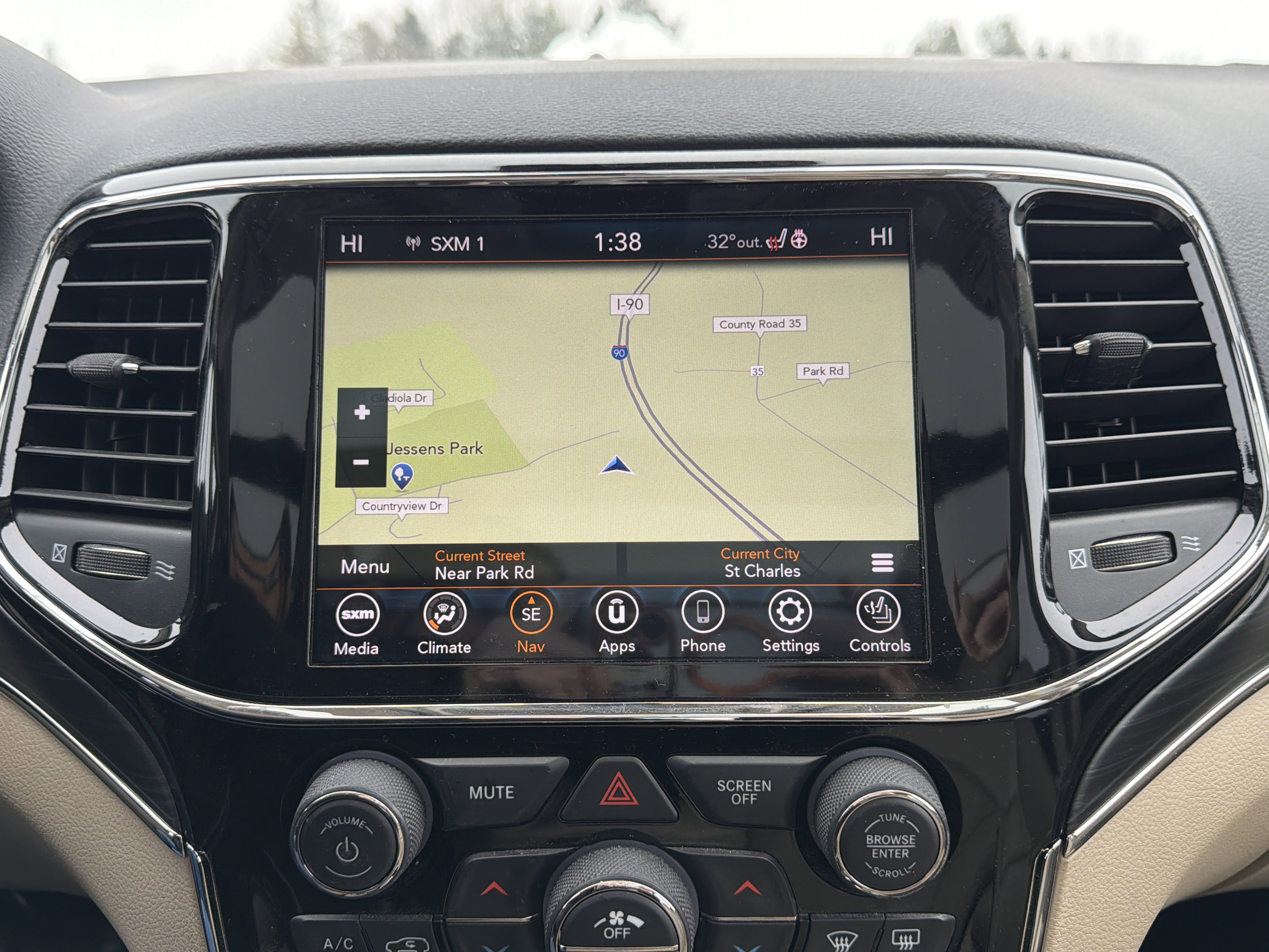 Used 2020 Jeep Grand Cherokee Limited w/ Luxury Group II image 7