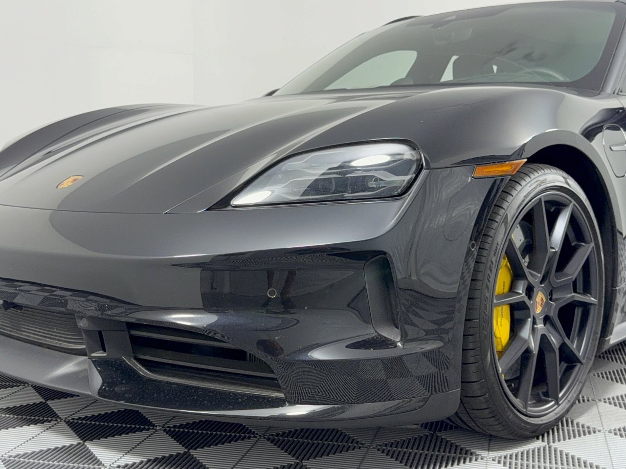 New 2025 Porsche Taycan GTS AWD/4WD image 12