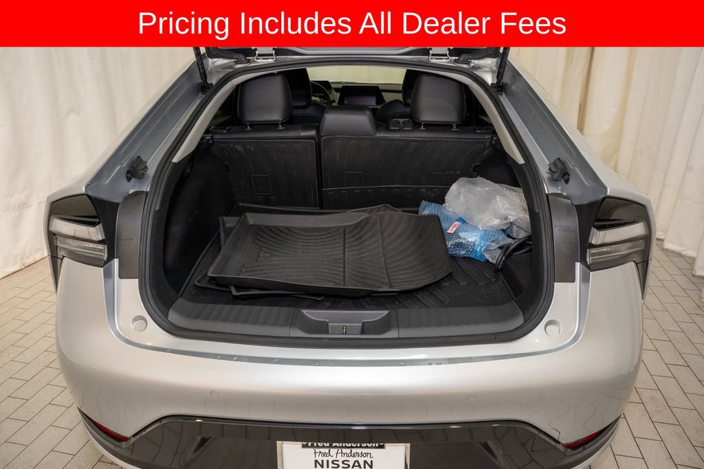 Used 2025 Toyota Prius Plug-In Hybrid FWD image 5