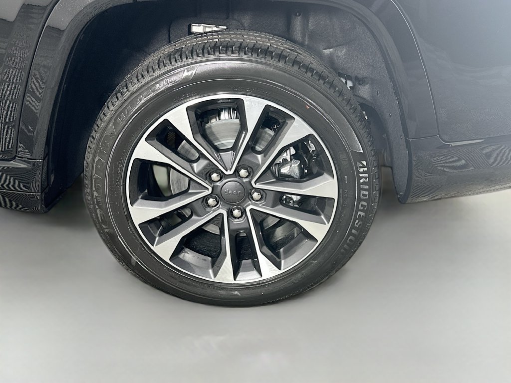New 2025 Jeep Grand Cherokee L Overland w/ Luxury Tech Group IV AWD/4WD image 17