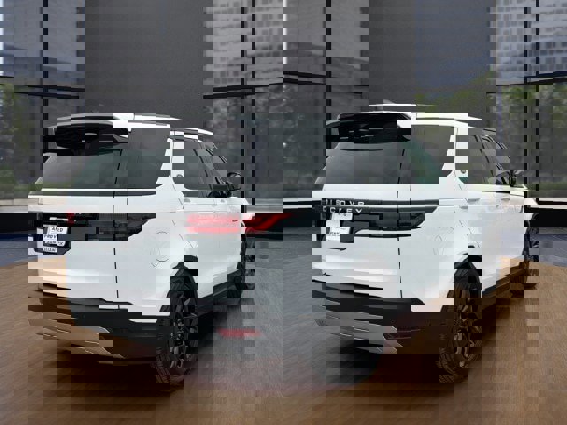 Used 2024 Land Rover Discovery S image 16