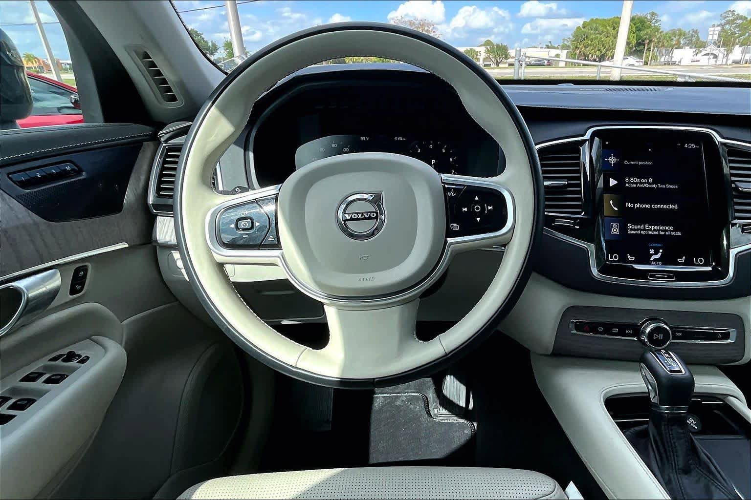Used 2022 Volvo XC90 T6 Inscription AWD/4WD image 6