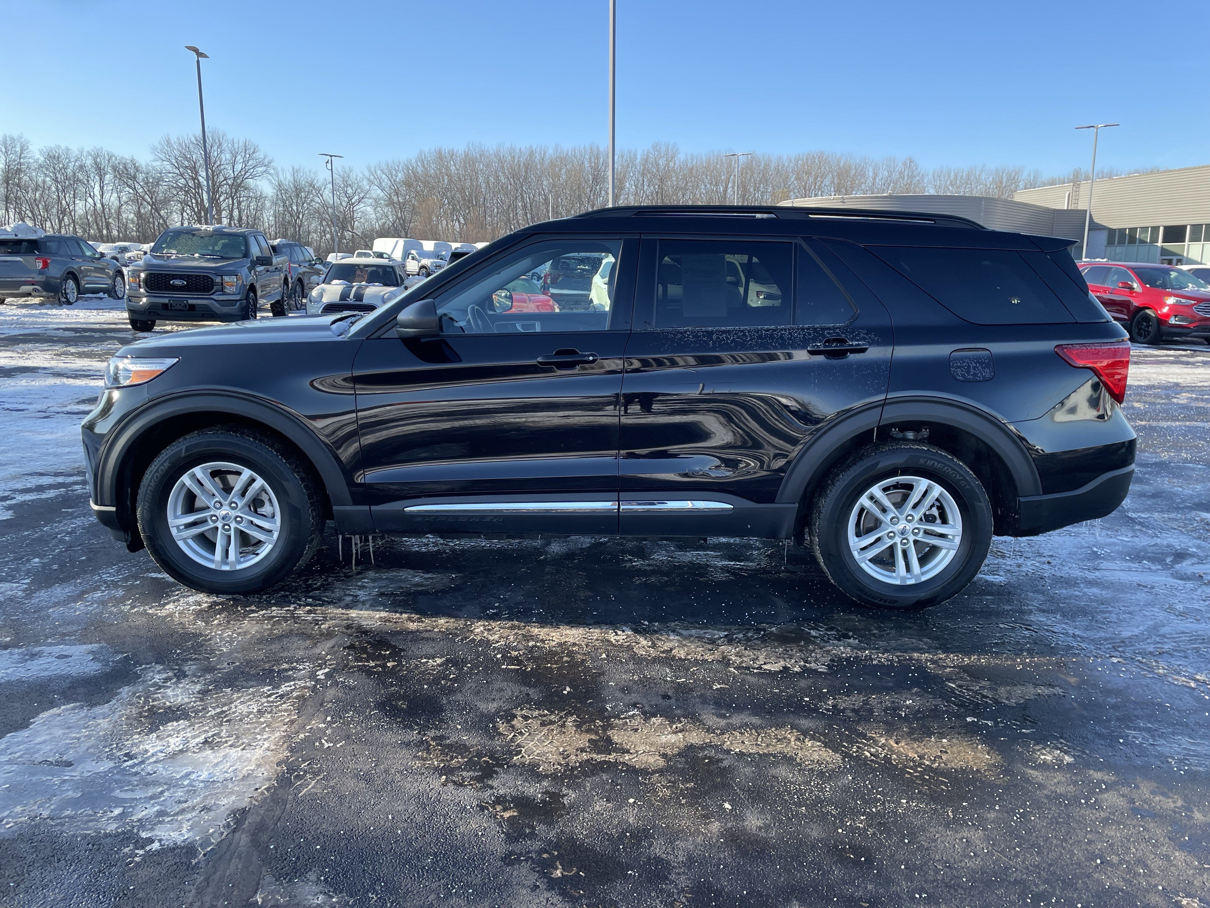 Used 2023 Ford Explorer XLT w/ Equipment Group 202A image 2