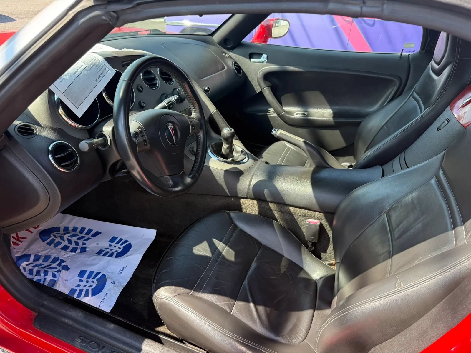 Used 2006 Pontiac Solstice Convertible w/ Premium Package RWD image 9