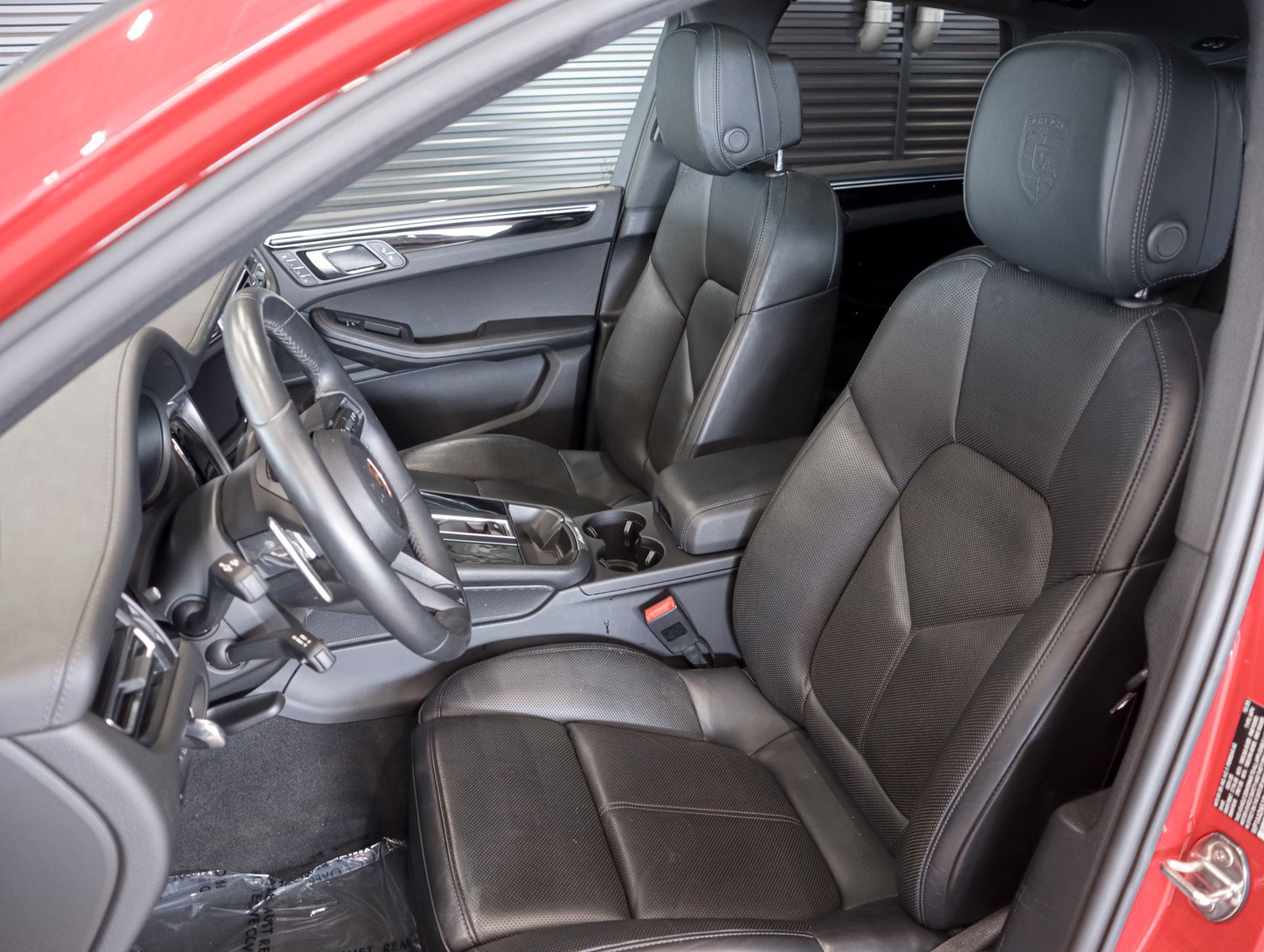 Certified 2024 Porsche Macan Turbo w/ Premium Plus Package image 5