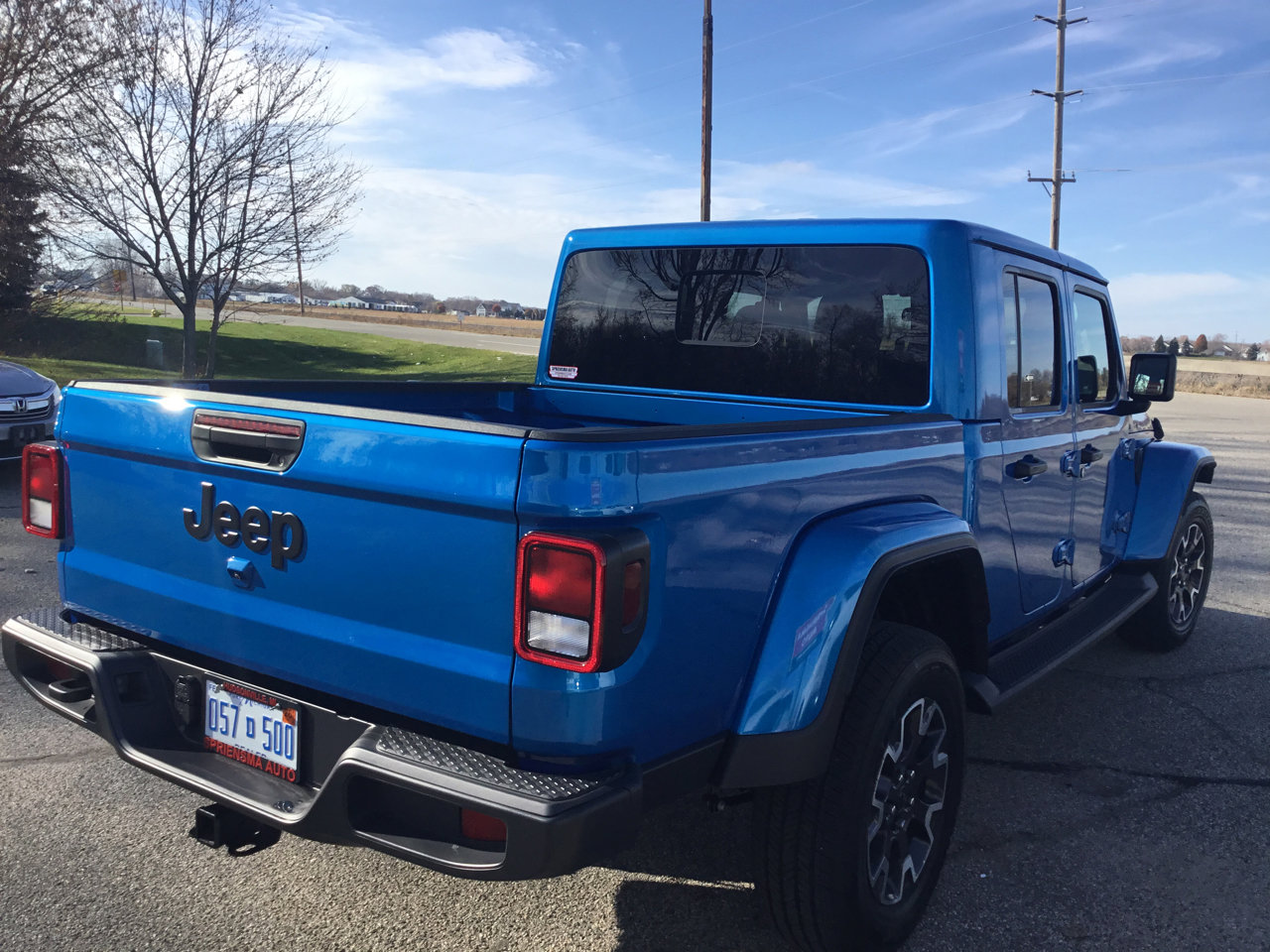 Used 2025 Jeep Gladiator Sport w/ Premium Package image 6