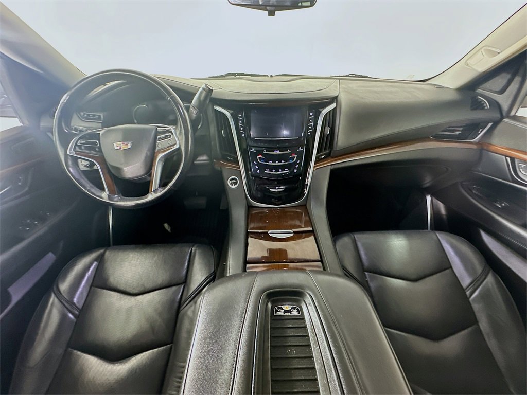 Used 2019 Cadillac Escalade Premium Luxury w/ Escalade Sport Edition image 10