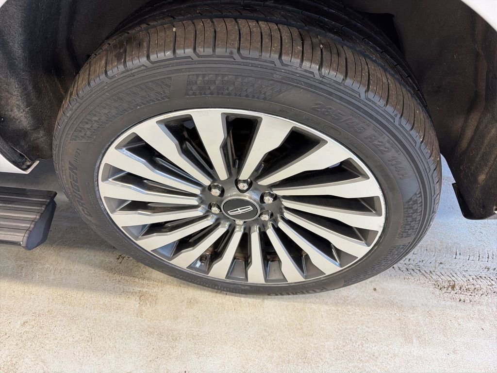 Used 2019 Lincoln Navigator L Reserve image 26