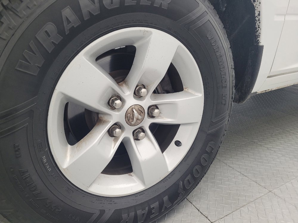 Used 2019 RAM 1500 Classic SLT image 31