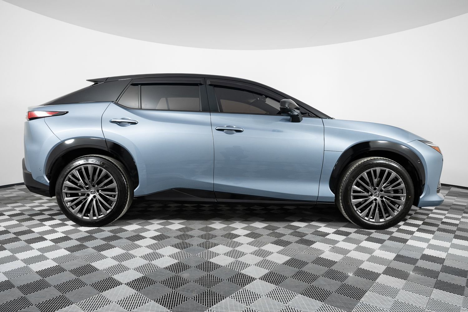 Used 2023 Lexus RZ 450e Premium w/ Accessory Package (2T) image 10