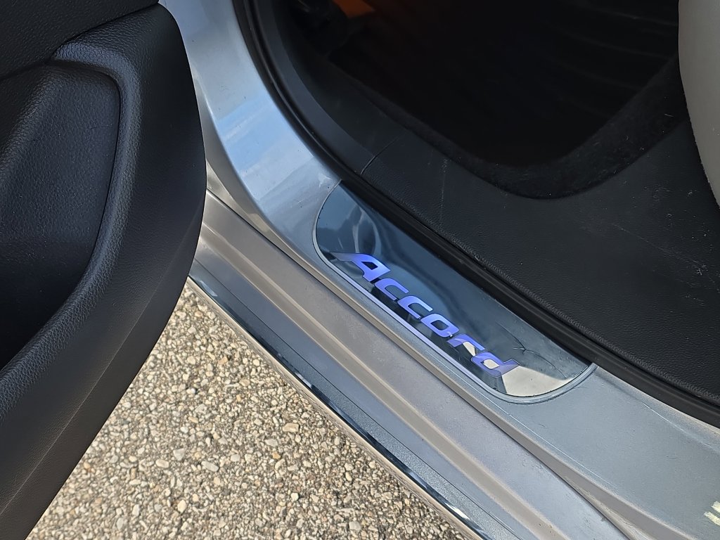 Used 2019 Honda Accord Touring image 24