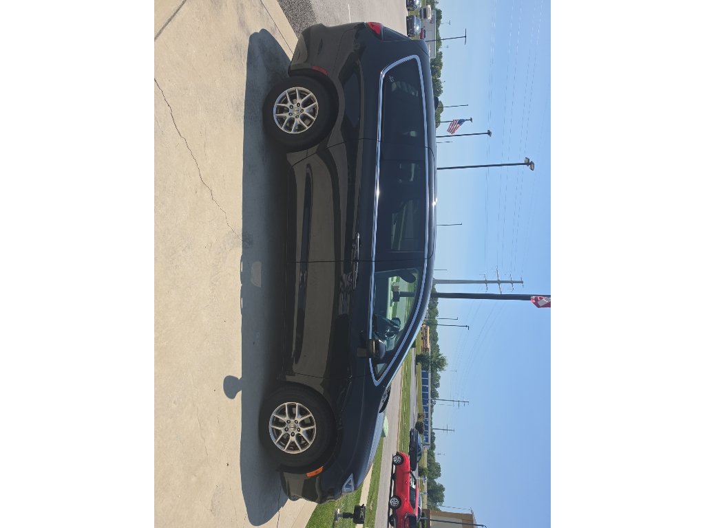 Used 2023 Chrysler Pacifica Touring-L FWD image 4