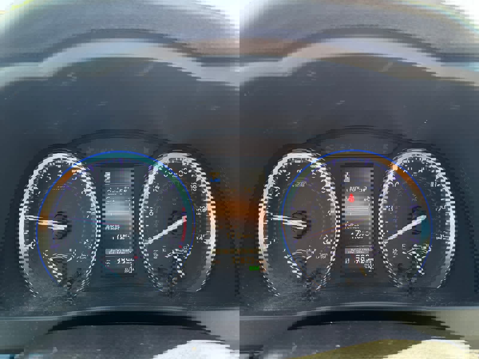 Used 2018 Toyota Highlander XLE AWD/4WD image 23