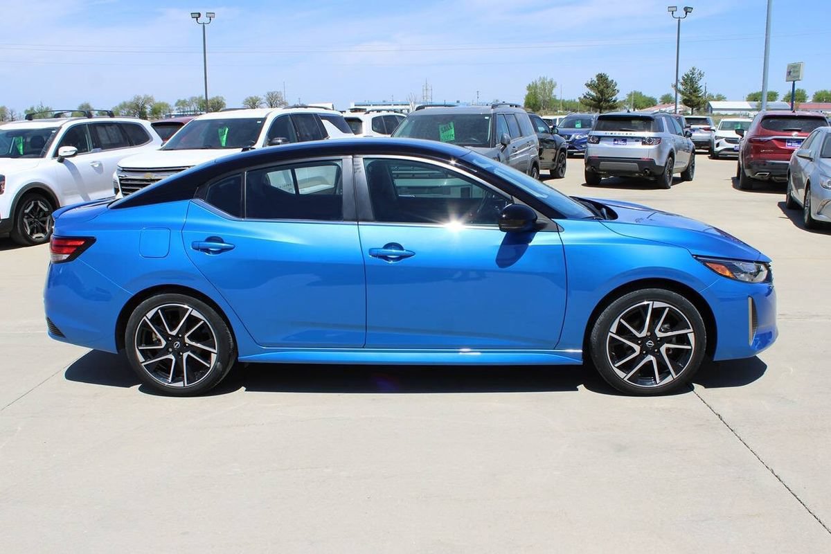 Used 2024 Nissan Sentra SR FWD image 4
