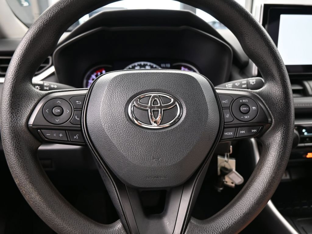 Used 2023 Toyota RAV4 LE image 27