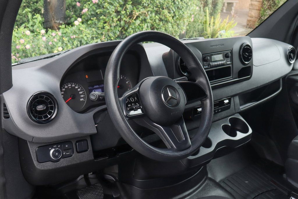 Used 2021 Mercedes-Benz Sprinter 2500 image 22