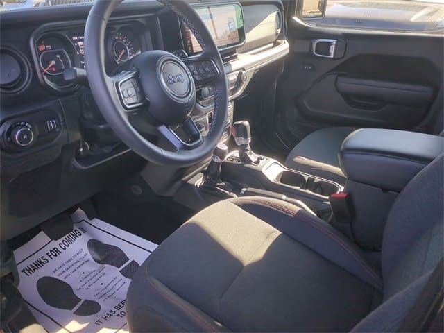 Used 2025 Jeep Wrangler Unlimited Rubicon image 9
