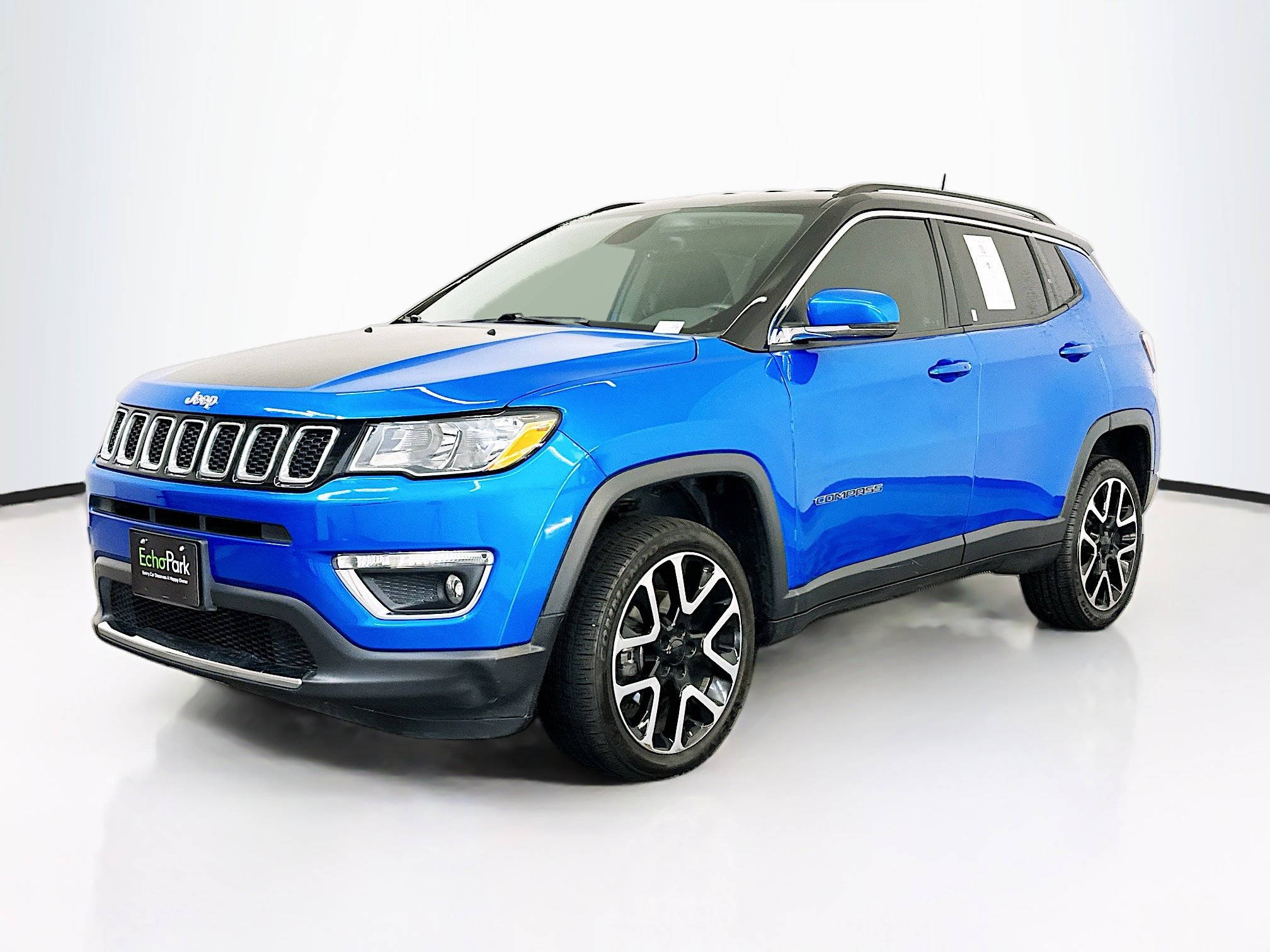 Used 2018 Jeep Compass Limited w/ Navigation Group AWD/4WD image 3