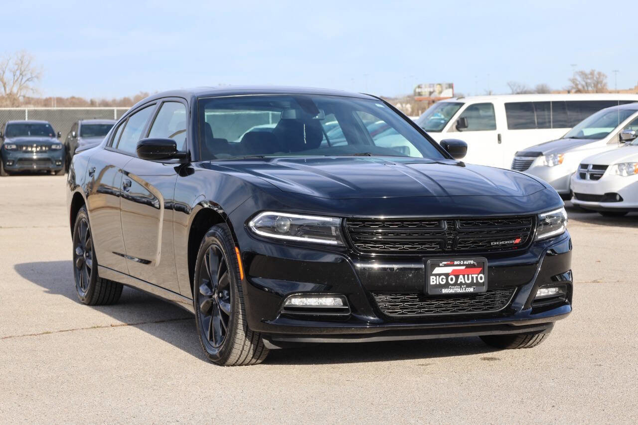 Used 2022 Dodge Charger SXT w/ Blacktop Package image 4