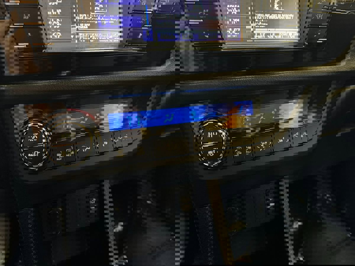 Used 2014 Toyota Corolla S image 28