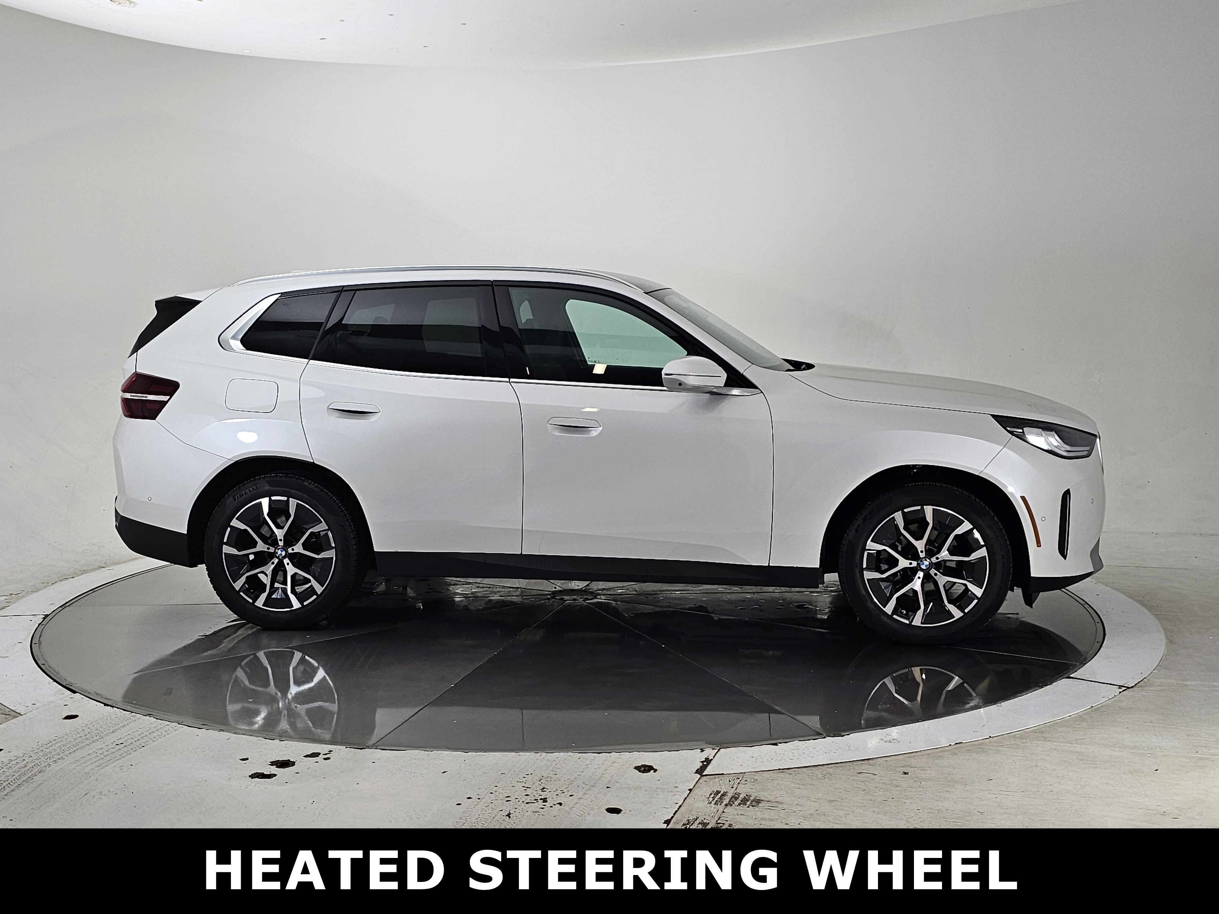 Used 2025 BMW X3 xDrive30i image 3