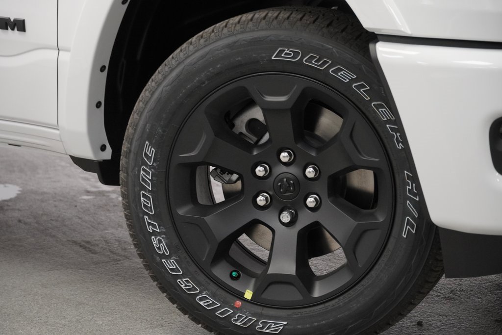 New 2026 RAM 1500 4x4 Crew Cab image 4