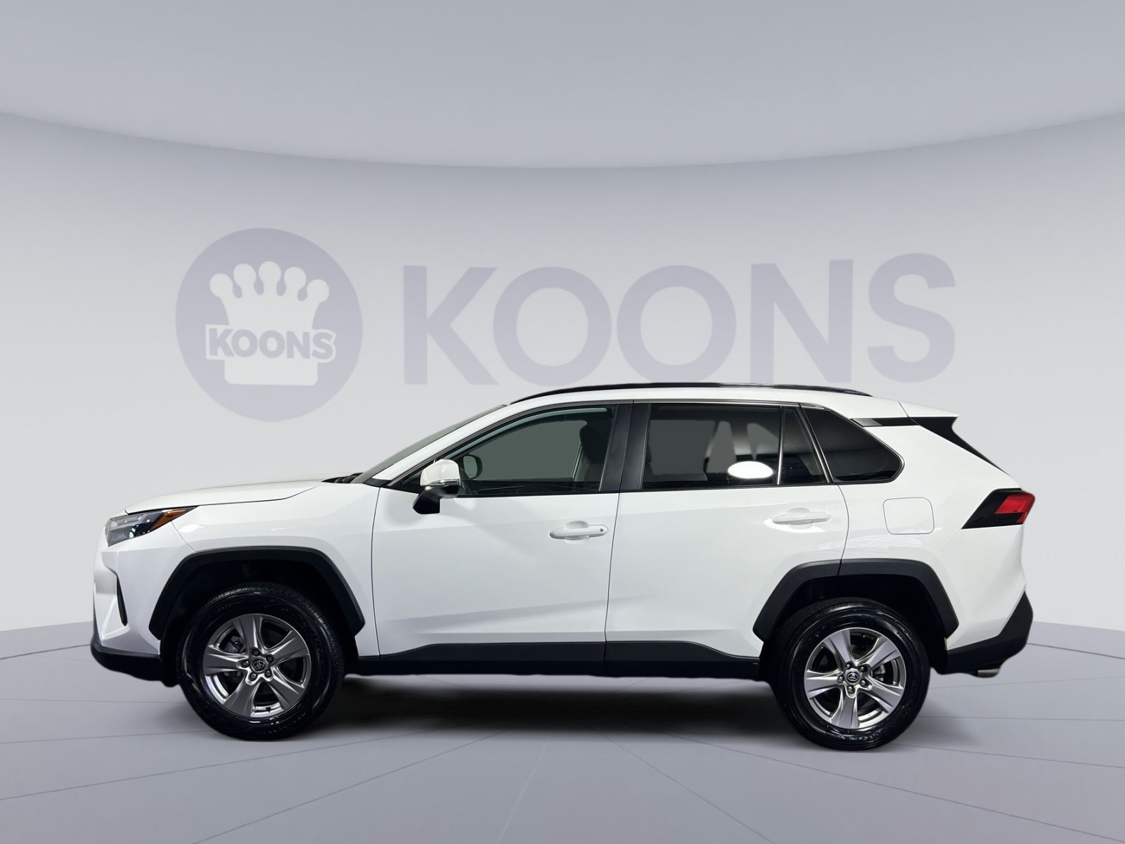 Used 2025 Toyota RAV4 XLE FWD image 7